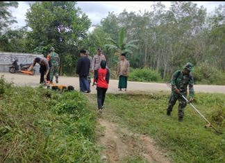 Curah Hujan Tinggi, TNI Polri Bersihkan Aliran Sungai
