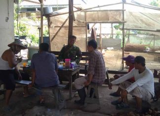 Tingkatkan Hubungan Baik, Babinsa Koramil 426-03/Rwj Laksanakan Komsos Dengan Masyarakat