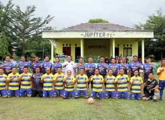 Dandim 0426 Tuba, Ajak Pemuda Karang Taruna Bermain Bola