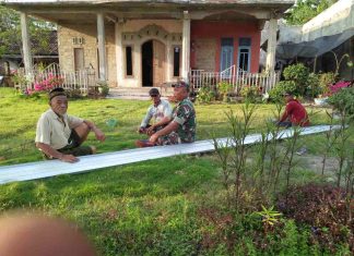 Sambangi Warga, Serma Slamet Himbau Masyarakat Jaga Kebersihan Lingkungan