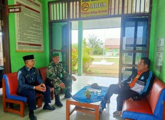 Sertu Budiman Melaksanakan (KOMSOS) Di SMPN 9 Rawajitu Utara