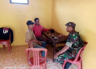 Melalui Komsos, Babinsa Himbau warga Tingkatkan Kebersihan dan Keamanan Desa