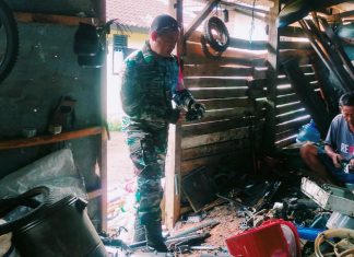 Babinsa Desa Sidang Iso Mukti, Mengimbau Masyarakat Agar Selalu Menjaga Kebersihan Lingkungan