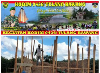 Melestarikan Budaya Gotong Royong Babinsa Koramil 426-05 Penawar Aji Kodim 0426 Tulang Bawang Membantu Warga Yang Sedang Membangun Rumah
