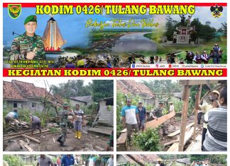 Babinsa Koramil 426-04 Banjar Agung Gotong Royong Perbaikan Rumah Warga