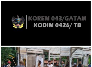 Kebersamaan Babinsa, 426-01/SP Gotong Royong Bantu Bangun Rumah Warga