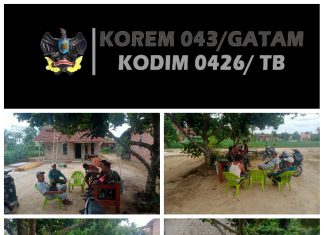 Sertu Hutoyo Melaksanakan Kegiatan Komsos Dan Menghimbau Tetap Menjaga Keamanan Lingkungan