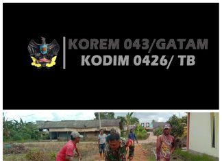 Babinsa Koramil 426-03 Rawajitu Bersama Warga Gotong Royong Timbun Jalan