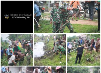Danramil 426-03/Rawajitu, Terjun Langsung Bersama Babinsa, Demi Jaga Lingkungan, Gelar Pembersihan Aliran Kanal