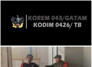 Serda Diki Samsudi Babinsa Koramil 426-03 Rawajitu Melaksanakan Kegiatan Anjangsana Di Salah Satu Rumah Warga Binaannya