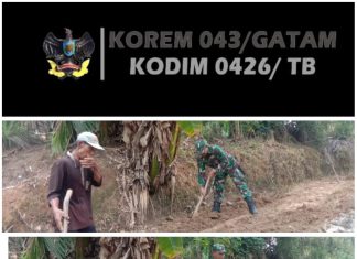 Gotong Royong Bersama Warga Babinsa Koramil 426/05 Melaksanakan Pembersihan Di Bahu Jalan