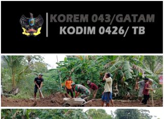 Babinsa 426-04/BA, Terjun Langsung Bersama Warga Timbun Bahu Jalan Yang Rusak