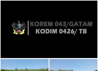 Komsos Bersama Petani Babinsa 426-05 PA, Memberikan Pendampingan Perawatan Tanaman Kacang Panjang