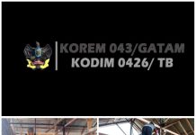 Babinsa 426-02 Menggala, Terjun Bantu Masyarakat Gotong Royong Bangun Rumah