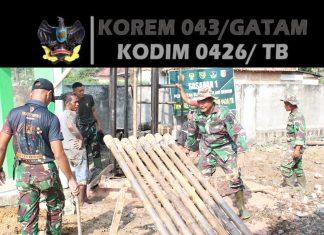 Satgas TMMD Siapkan Pipa untuk Dukung Proses Pengeboran Sumur di Moris Jaya