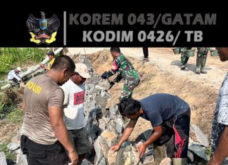 Batu Demi Batu Ditata, Pembuatan Tanggul Penahan Jalan Masih Berlanjut