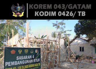 Kolaborasi Satgas TMMD dan Warga Bangun RTLH Sasaran 4 di Kampung Sumber Makmur