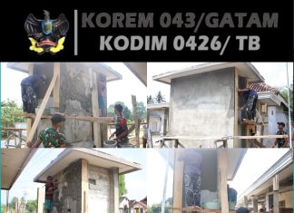 Satgas TMMD 125 Kodim 0426/TB Plester Dinding MCK di Kampung Moris Jaya