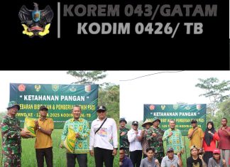 TMMD ke-125 Dukung Ketahanan Pangan Lewat Pemberian Benih Padi di Kampung Moris Jaya