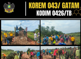 Danramil 426-03 Rawajitu Mayor Arif Affuan Pimpin Gotong Royong Perbaikan Jalan di Rawajitu Selatan