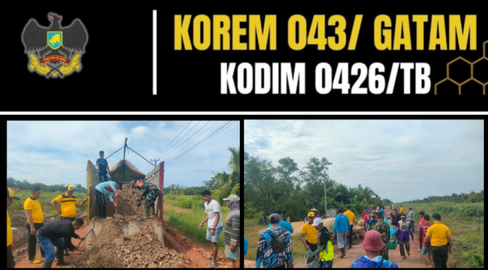 Danramil 426-03 Rawajitu Mayor Arif Affuan Pimpin Gotong Royong Perbaikan Jalan di Rawajitu Selatan