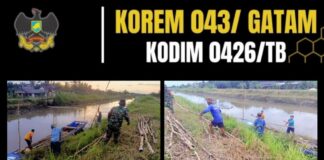 Pembangunan Jembatan Gantung Printis Garuda Kodim 0426 TB, Masuki Tahap Penurunan Kayu Gelam