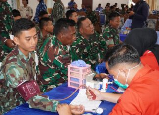 Sepuluh Personel Kodim 0426/TB Ikuti Donor Darah HUT ke-80 TNI AU*