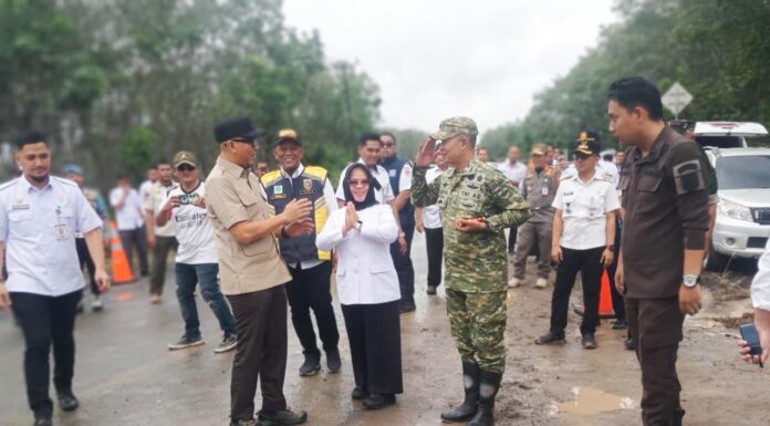 Dandim 0426 TB, Dampingi Gubernur Lampung Groundbreaking Pembangunan Ruas Jalan di Kabupaten Mesuji*