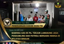 *Babinsa 426-05 Pa, Terjun Langsung Jaga Poskamling Dan Patroli Bersama Warga Di Wilayah Binaan*