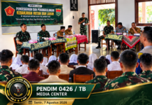 TIM PENYULUH KARHUTLA MABES TNI GENCARKAN EDUKASI PENCEGAHAN KEBAKARAN HUTAN DAN LAHAN DI WILAYAH KODIM 0426/TB